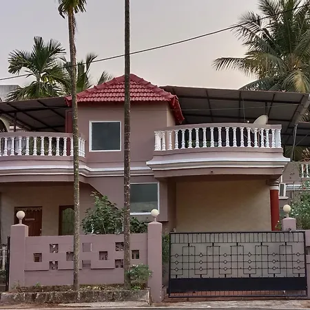 Suburbs Holiday Home